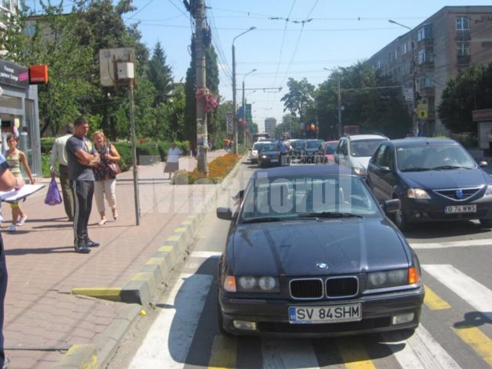 La Policlinică: Accidentată pe trecerea de pietoni și apoi luată la rost de șoferul care a lovit-o