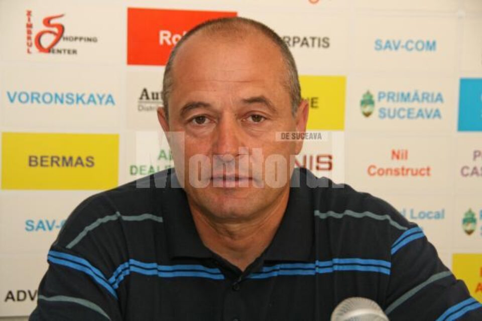 Antrenorul Ioan Radu suflă și-n iaurt înaintea meciului cu Gloria Buzău