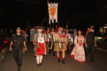 Parada pe străzile Sucevei a participanților ediției din acest an a Festivalul de Artă Medievală “Ștefan cel Mare”