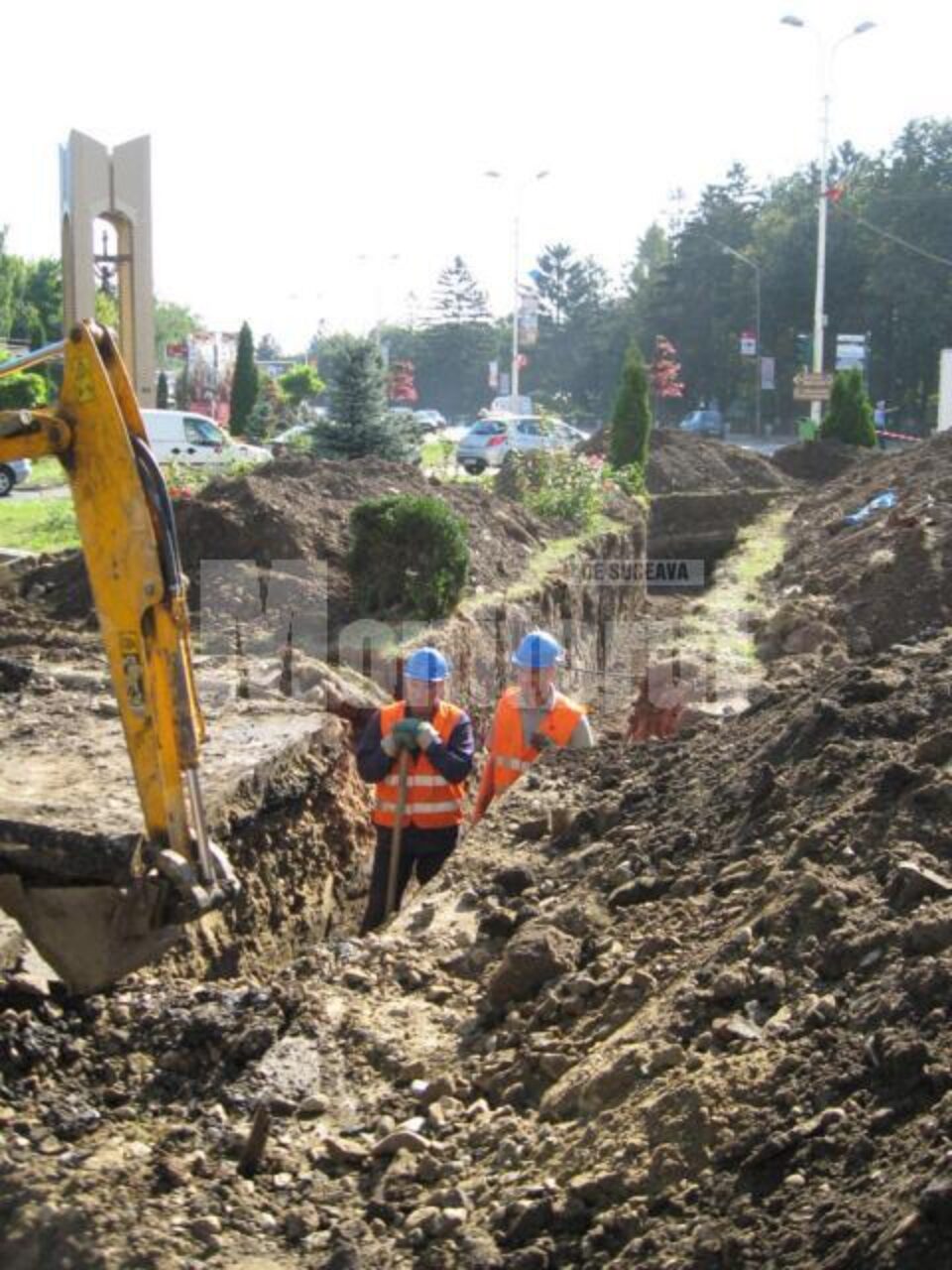 Intersecție blocată parțial de lucrările de termoficare