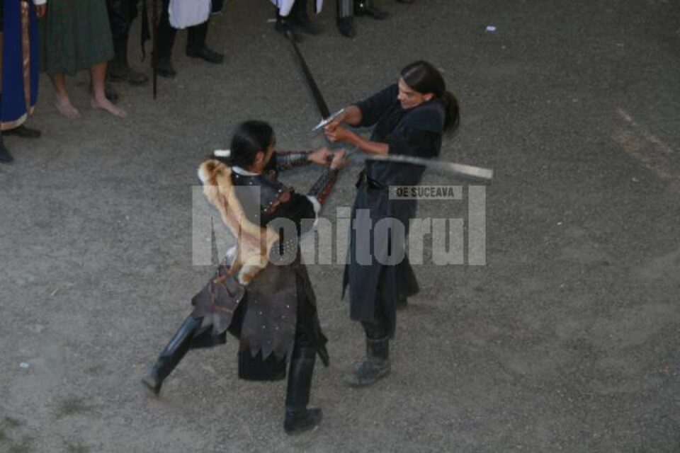 Salve de tun și lupte cavalerești în Cetatea Sucevei, la Festivalul Medieval