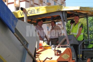 Președintele Consiliului Județean, Gheorghe Flutur, s-a aflat la Gura Humorului pentru a coordona lucrările de asfaltare executate de firma SCCF-Grup Colas