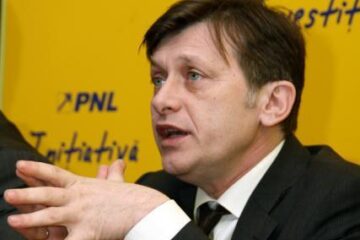 Crin Antonescu: "Președintele ar fi trebuit să ia poziție fermă” Foto: MEDIAFAX Crin Antonescu: "Președintele ar fi trebuit să ia poziție fermă” Foto: MEDIAFAX
