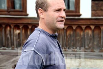 Humoreanul Nelu Popa vrea să salveze casele vechi din Bucovina