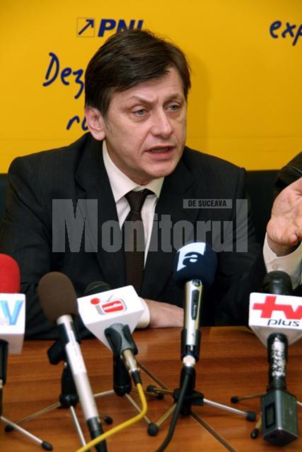 Alegeri: Crin Antonescu va superviza alegerile în Organizația Județeană a PNL