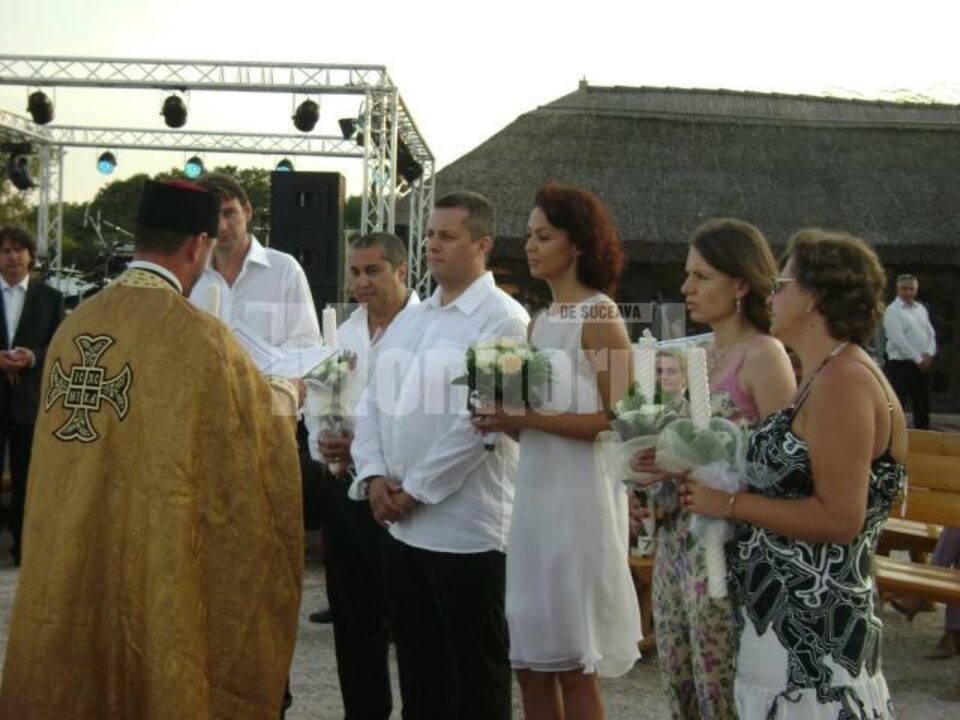 Moment festiv: Adriana Pădureț s-a căsătorit la țărmul mării