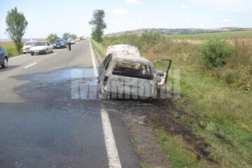 Mașina a ars ca o torță