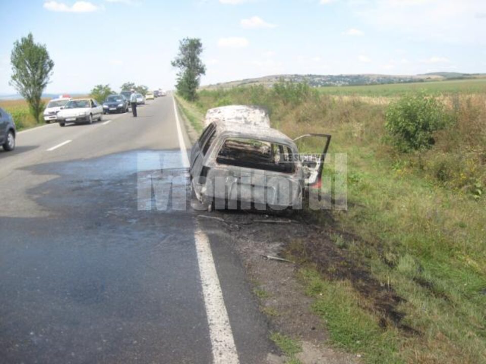 Mașina a ars ca o torță