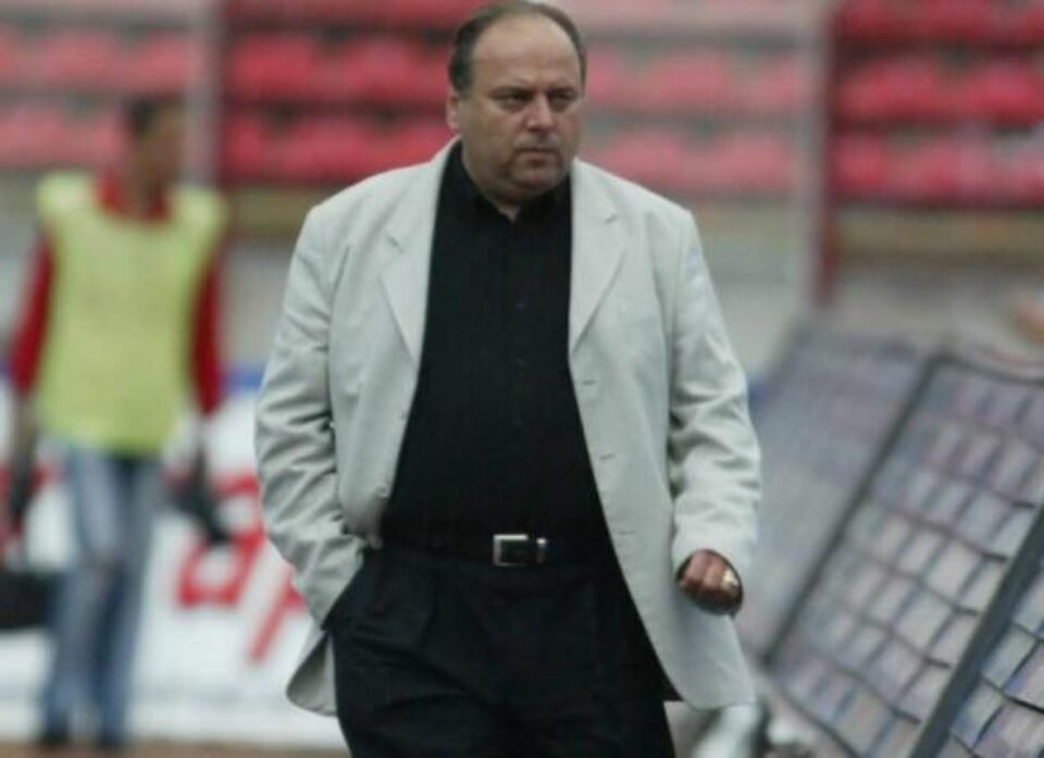 Gheorghe Ștefan se laudă cu gazonul de la Piatra Neamț