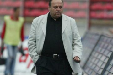 Gheorghe Ștefan se laudă cu gazonul de la Piatra Neamț