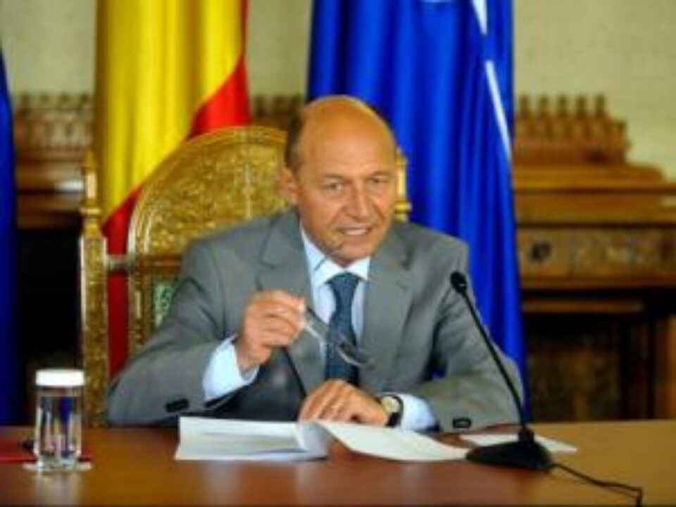 Traian Băsescu le solicită celor două partide să pună în centrul acțiunii lor problemele reale ale cetățenilor. Foto: MEDIAFAX