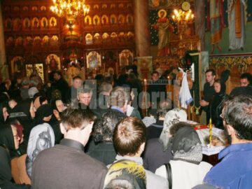 Ultimul drum: Peste 2.000 de credincioși, prezenți la funeraliile preotului protoiereu Vasile Sandu