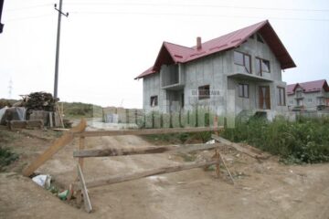 Calea de acces improvizată, închisă