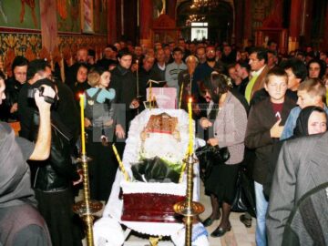 Ultimul drum: Peste 2.000 de credincioși, prezenți la funeraliile preotului protoiereu Vasile Sandu