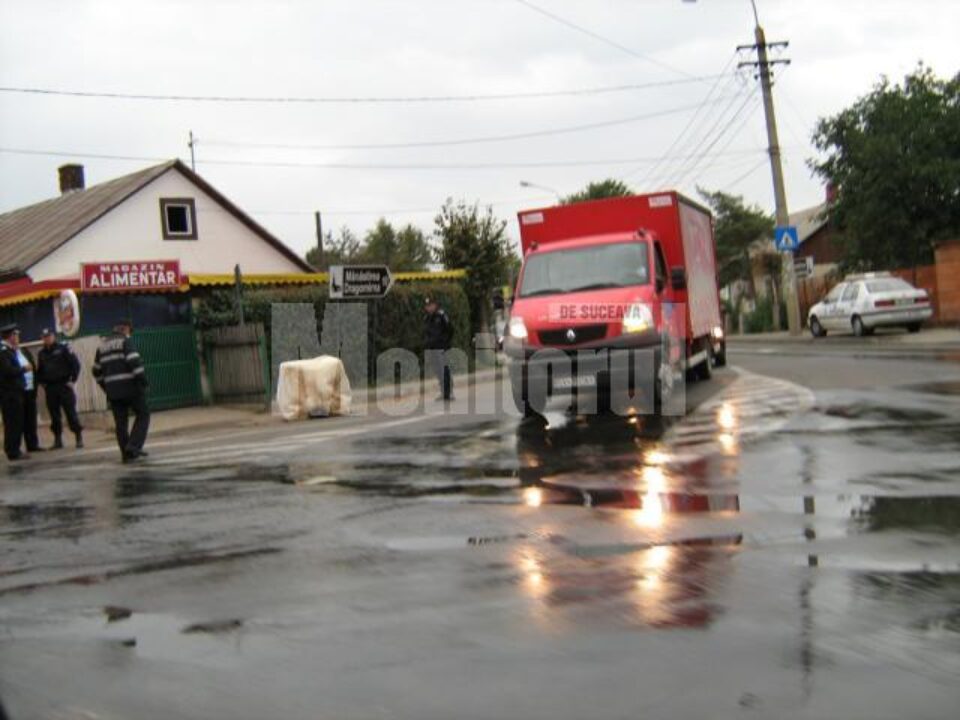 Un butoi în care se afla carburant a „aterizat” în stradă, căzut de pe o mașină al cărei șofer a plecat de la fața locului