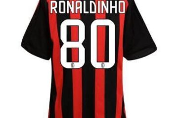 Tricoul lui Ronaldinho, vândut la Iași