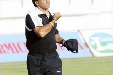 Panduru trebuie să coboare milităria din pod