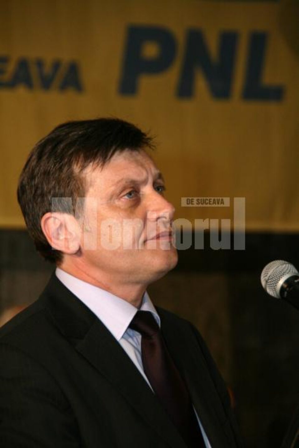 Crin Antonescu: „Sunt trist când știu că zeci de mii de copii nu au acces la educație așa cum ar trebui să aibă” Crin Antonescu: „Sunt trist când știu că zeci de mii de copii nu au acces la educație așa cum ar trebui să aibă”
