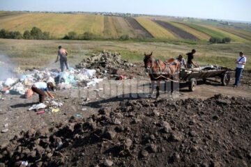 Închisă pe hârtie: Vechea groapă de gunoi a comunei Moara, folosită clandestin