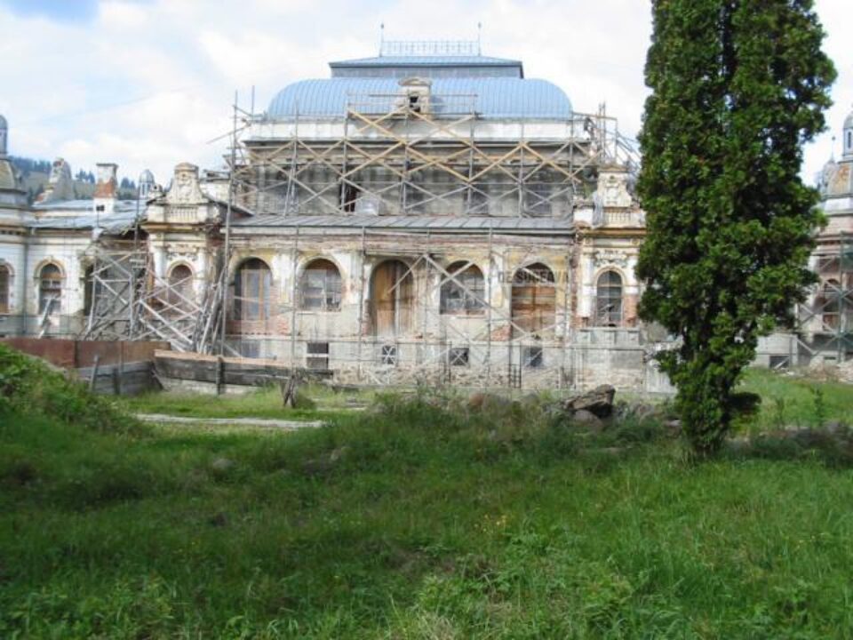 Consiliul Județean Suceava intenționează să aloce fonduri pentru refacerea fațadei Cazinoului din Vatra Dornei