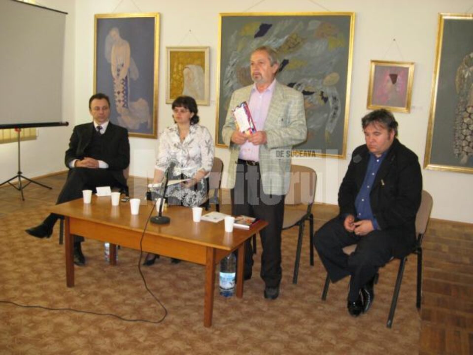 Ion Beldeanu, presedintele SSB, prezentand volumul Autografe pentru Bucovina literara