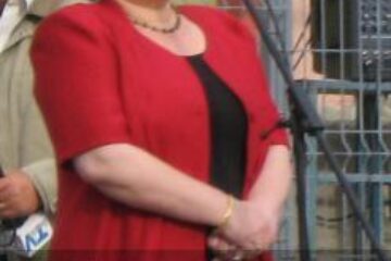 Venera Mariana Rusu: „Noi ne luptăm de mult timp cu acest personaj, care nu respectă programul de lucru și solicită elevilor taxă lunară, deși orele la clubul de înot sunt gratuite”