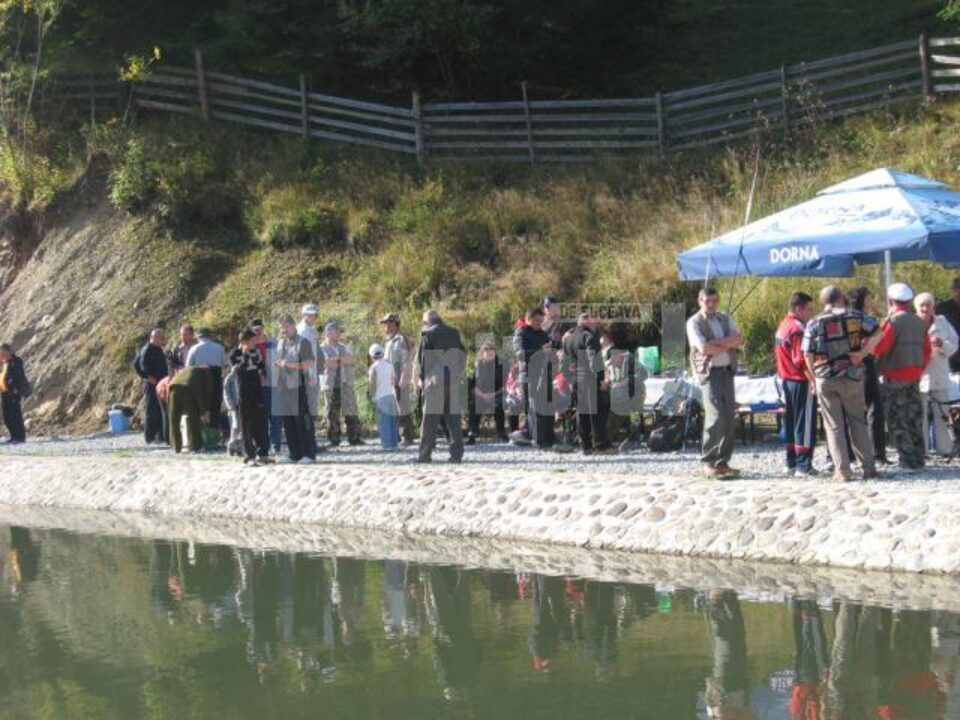 Concurs de pescuit pentru medicii veterinari ecologiști din Bucovina