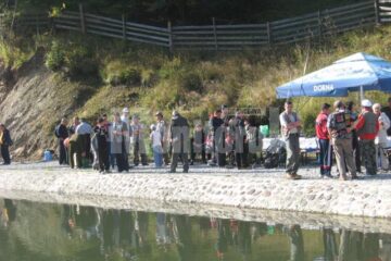 Concurs de pescuit pentru medicii veterinari ecologiști din Bucovina