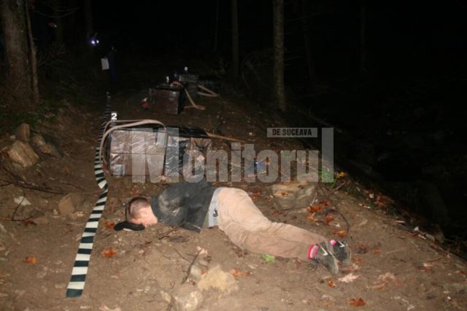 Două persoane au fost reținute și 6.000 de pachete de țigări, în valoare totală de 24.000 de lei, confiscate