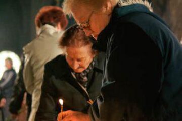 Un suflet care nu se roagă este ca o lumânare stinsă Foto: ALAMY