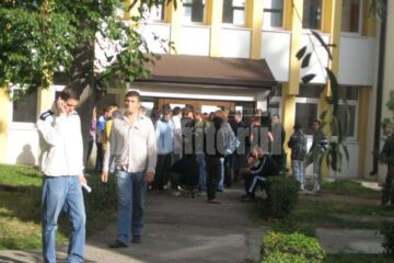Universitatea pune la dispoziția studenților doar 865 de locuri în căminele proprii
