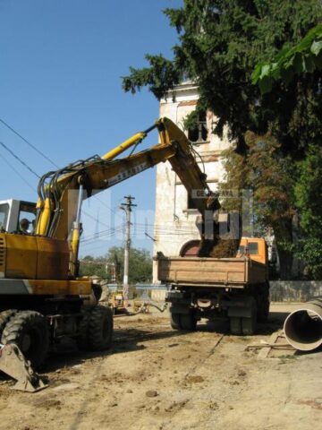 Agresarea patrimoniului - Turnul Roșu