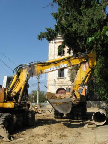 Agresarea patrimoniului - Turnul Roșu