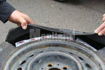 Siret: Tricouri contrafăcute și țigări ascunse în spătare de scaune