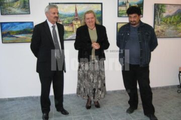 Anghel Vasile Siminiuc, Lucia Pușcașu și Emil Ursu la vernisaj