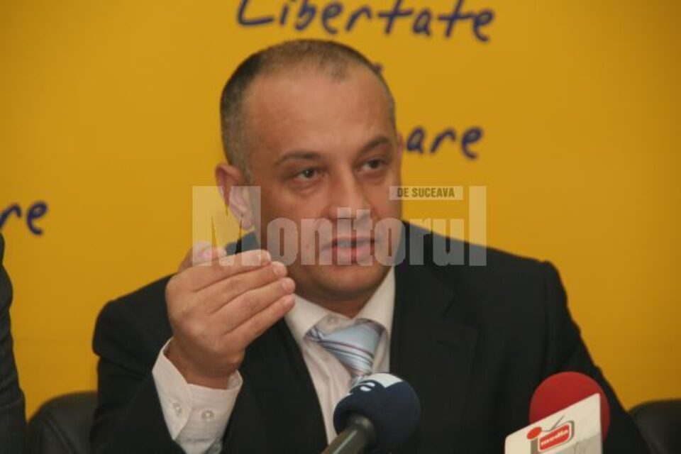 Ștefan Alexandru Băișanu: „E vorba de un guvern al rușinii, care ar trebui să-și dea demisia cât mai urgent” Ștefan Alexandru Băișanu: „E vorba de un guvern al rușinii, care ar trebui să-și dea demisia cât mai urgent”