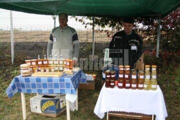 Eveniment: „Zilele Agricultorului”, debut sub semnul ploii