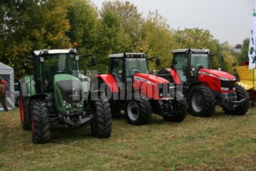 Eveniment: „Zilele Agricultorului”, debut sub semnul ploii