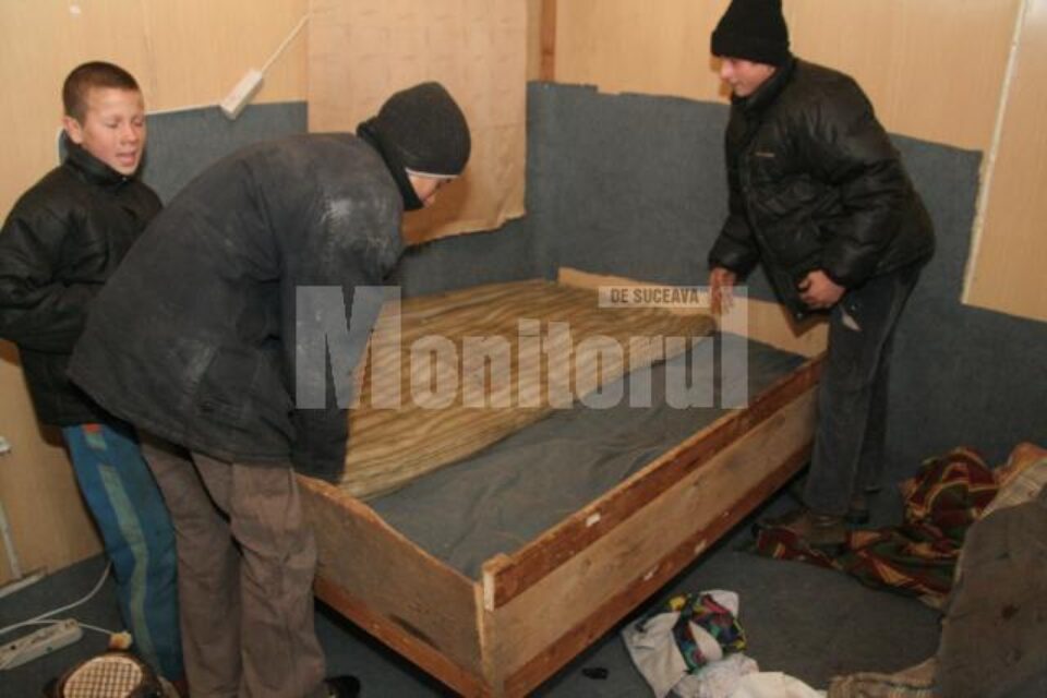 Copiii se gospodăreau cum puteau