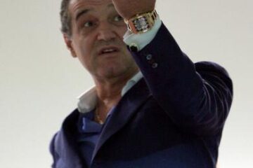 Gigi Becali: „Nu o să intre nici un rapidist în Ghencea, țiganii să se ducă la ei acasă să înjure!”. Foto: MEDIAFAX
