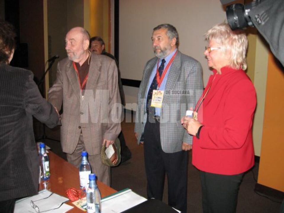 Andrei Blaier, Mircea Bunescu și Vera Romaniuc, la deschiderea oficială a Festivalului „Toamnă la Voroneț”