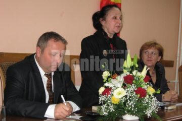 Vasile Timiș, Margareta Labiș și Angela Zarojanu, la deschiderea Festivalului Național de Poezie „Nicolae Labiș”,
