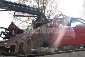 Autoturismul Alfa Romeo, un morman de fiare după accident