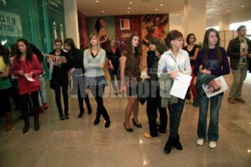 Competiție: Două sucevence, în competiția pentru titlul de cel mai bun fotomodel al anului