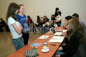 Competiție: Două sucevence, în competiția pentru titlul de cel mai bun fotomodel al anului