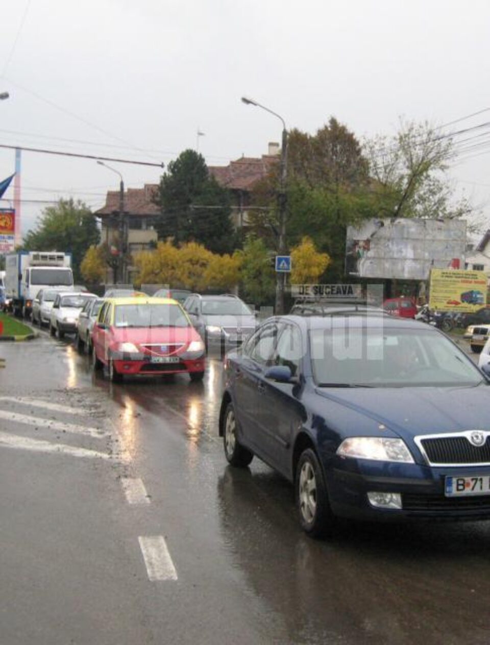 Sute de mașini au fost ieri blocate în trafic pe Calea Unirii, pe sensul de mers spre Centru