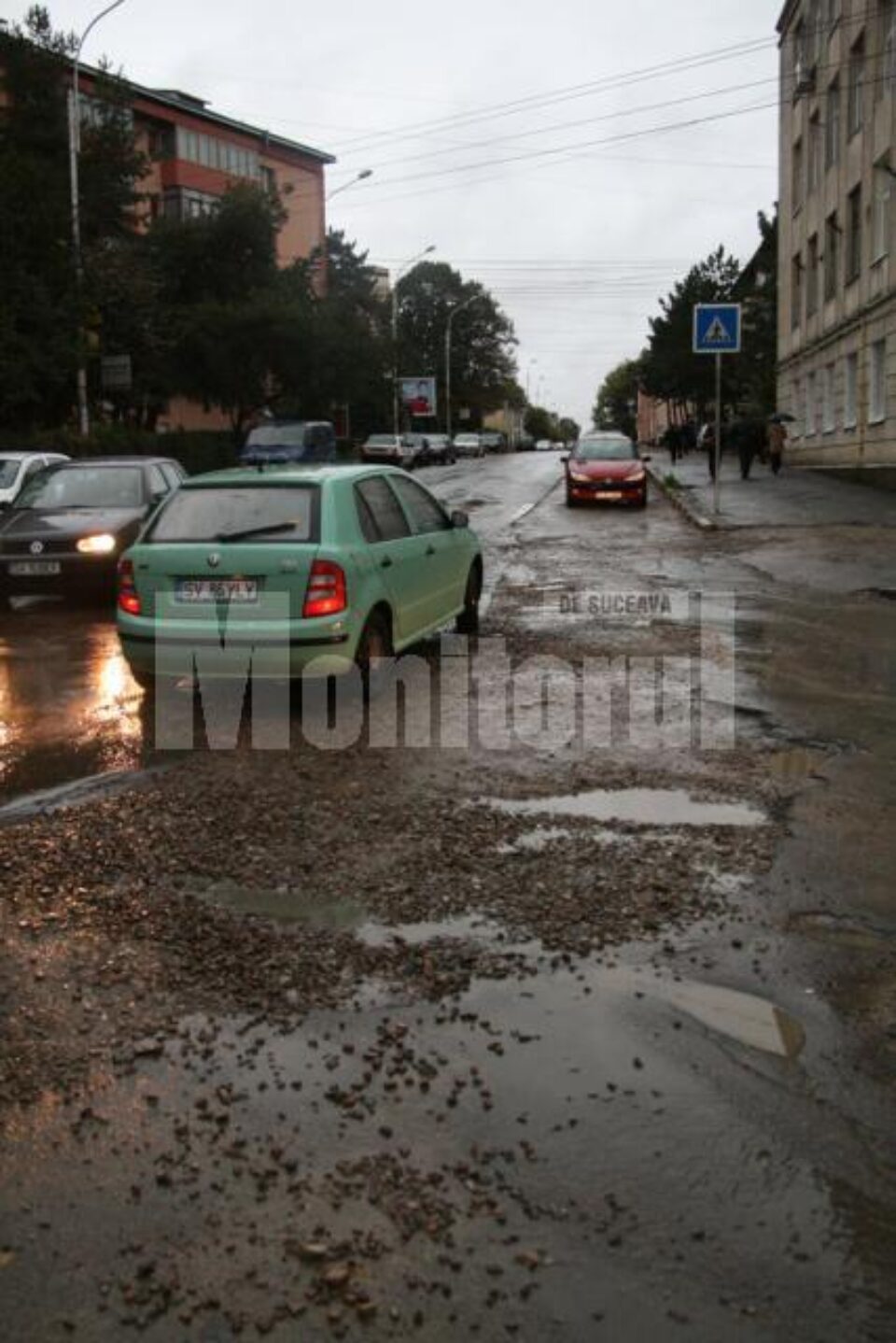 Străzile din Suceava, pline de gropi capcană
