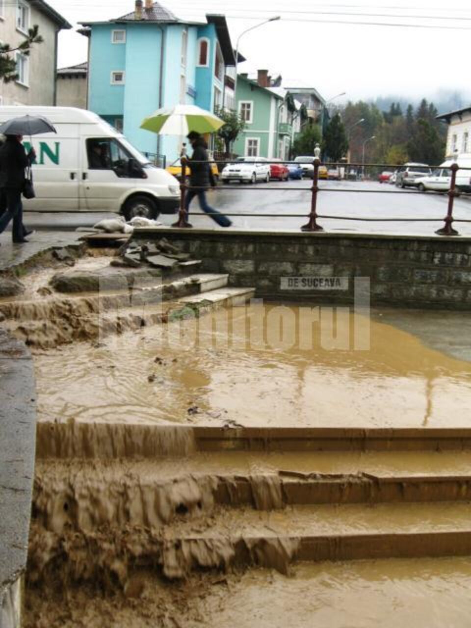 Lucrările la noua pârtie de schi au transformat stațiunea Vatra Dornei într-o mocirlă