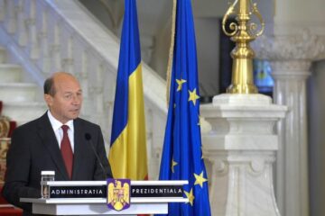 Președintele Traian Băsescu a semnat decretul pentru referendum. Foto: Sorin LUPȘA