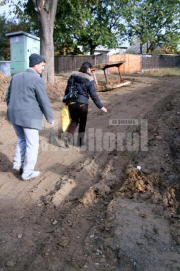 Oraș doar cu numele: Cartier al Sucevei, sufocat de glodul ulițelor